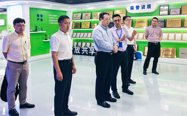 �����и����L(zh��ng)����һ���W�R�������r(n��ng)�{(di��o)��